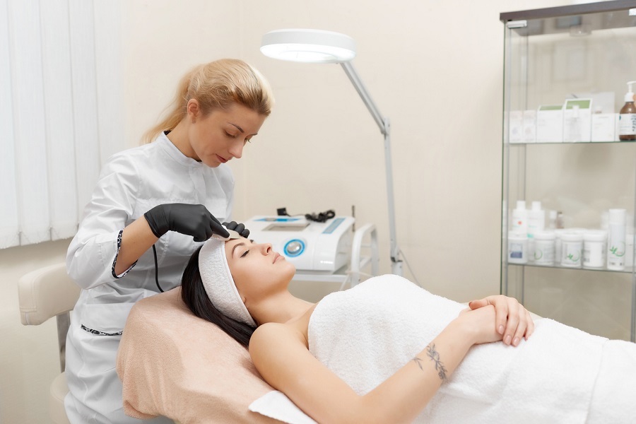 Medspa treatment by Skinzone Clinics